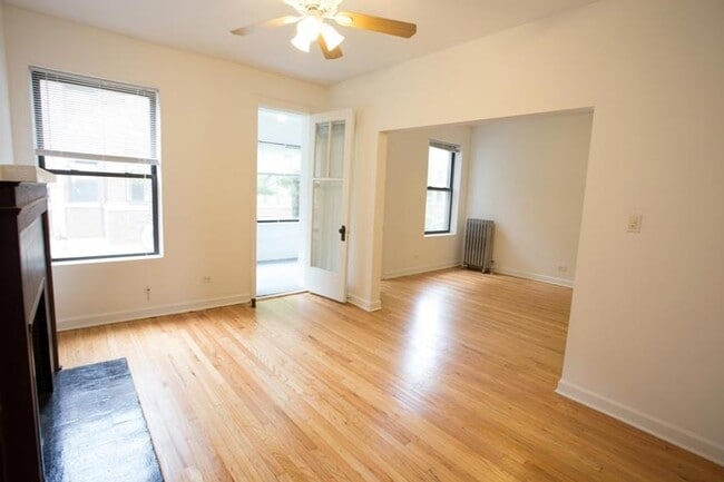 Interior Photo - 5416 S. Woodlawn Avenue