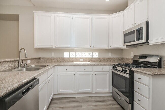 Building Photo - 9777 Bradford Summit St