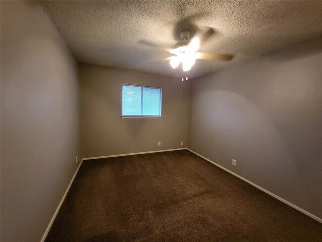 Building Photo - 3429 Willowrun Dr