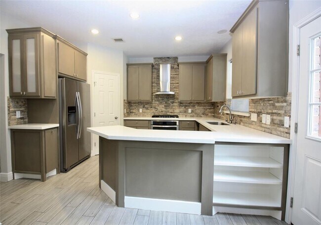 Building Photo - 5503 Medallion Pointe Ct