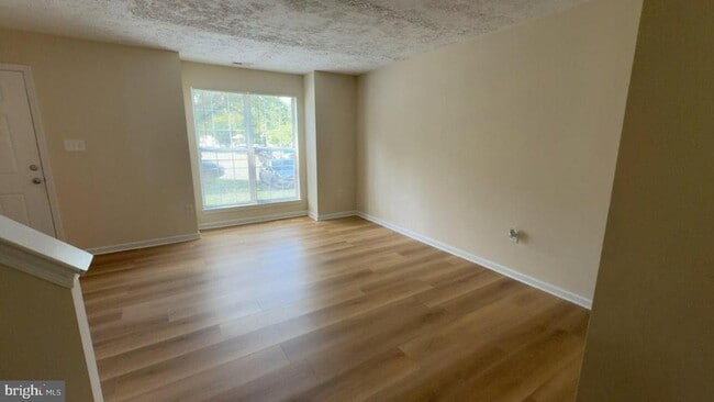 Building Photo - 2431 W Rosecroft Village Cir
