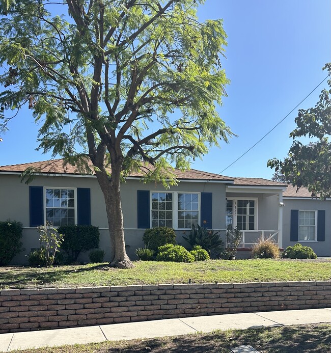 Primary Photo - 10760 Russett Ave