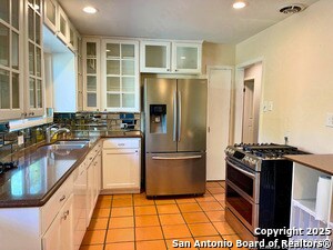 Building Photo - 1041 Ivy Ln