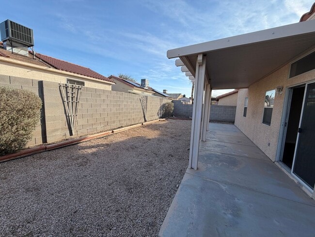 Building Photo - 3 bedroom single story home with no HOA