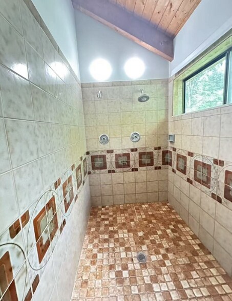 Building Photo - 40 Laurelwood Dr