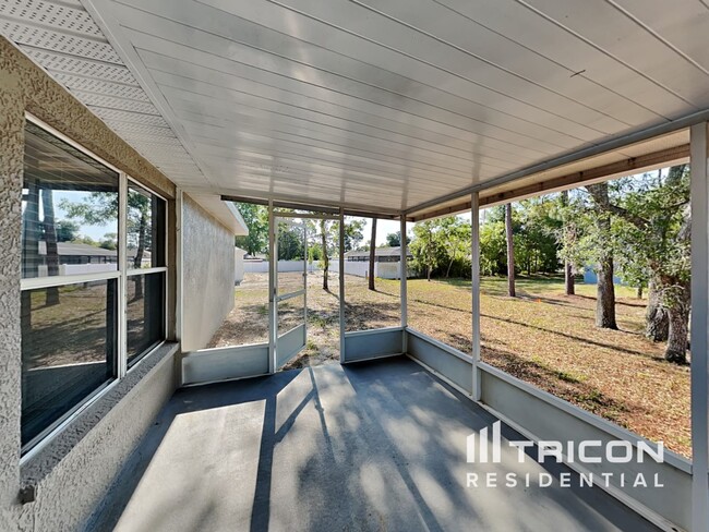 Building Photo - 3328 Montano Ave