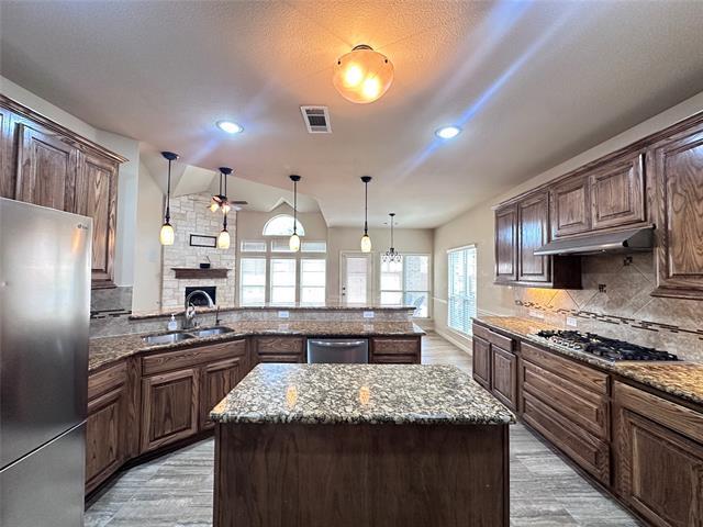 Building Photo - 708 Yarrow St