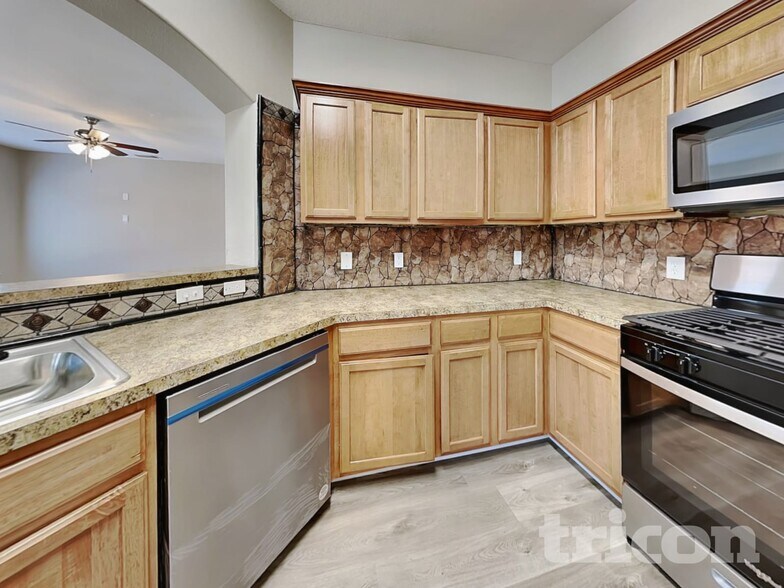 Building Photo - 5703 Straight Way