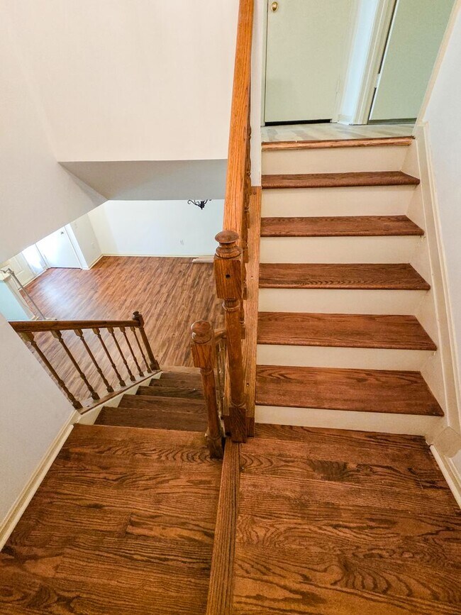 Building Photo - Fantastic 3br TownHome in highly sought Silver Spring Neighborhood - Available NOW!