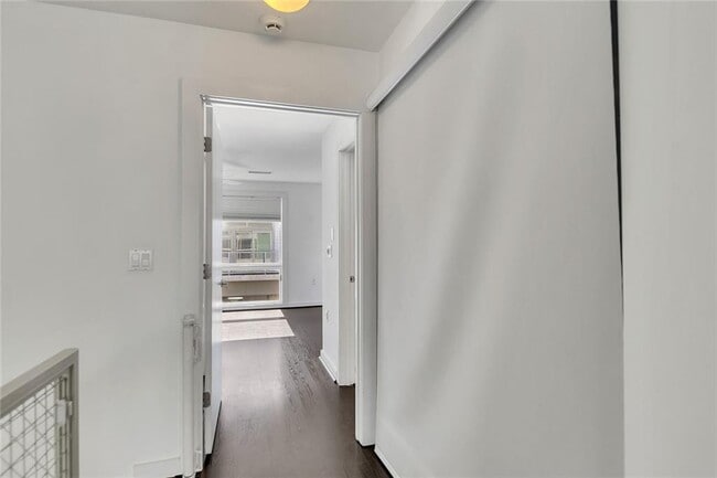 Building Photo - 1213 Van Allen Mews NW