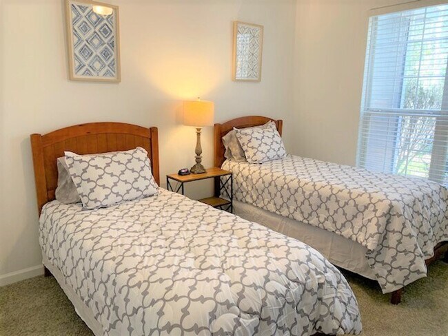 Building Photo - 5028 Gardner Dr