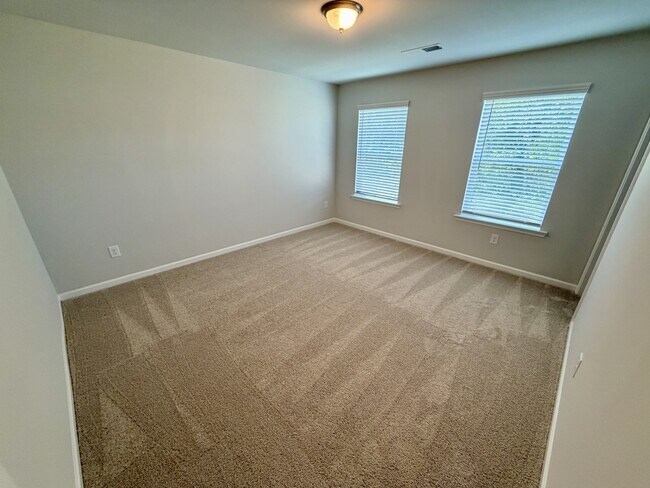 Building Photo - 540 Teversham Dr