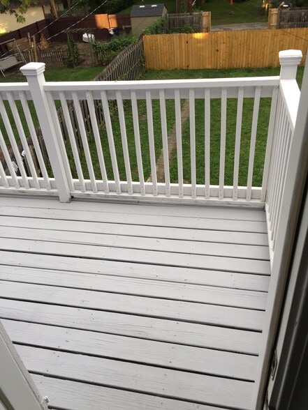 balcony - 804 Carpenter St