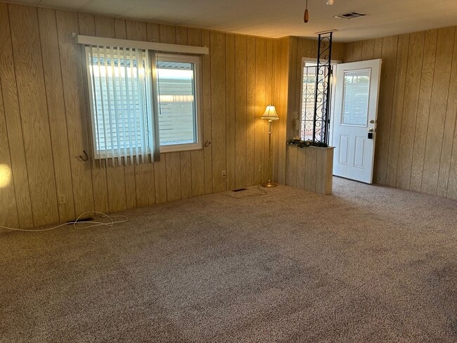 Building Photo - 2 bedroom long term rental in Sun Lakes