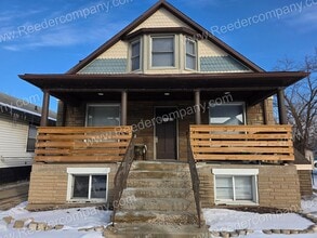Building Photo - 441 Highland St