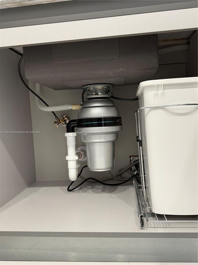 Building Photo - 210 174th St