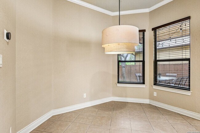 Building Photo - 4911 Country Cv