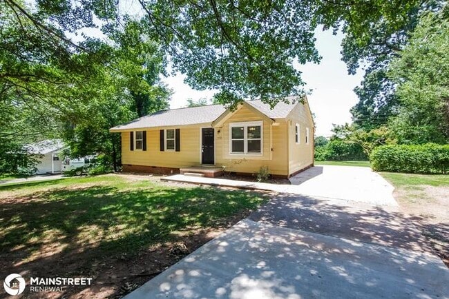 Building Photo - 5320 Southampton Rd, Charlotte, NC 28217