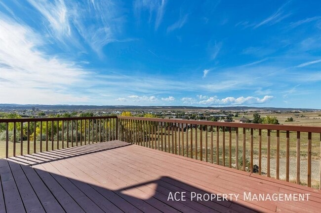 Building Photo - 1740 Harmony Heights Ln
