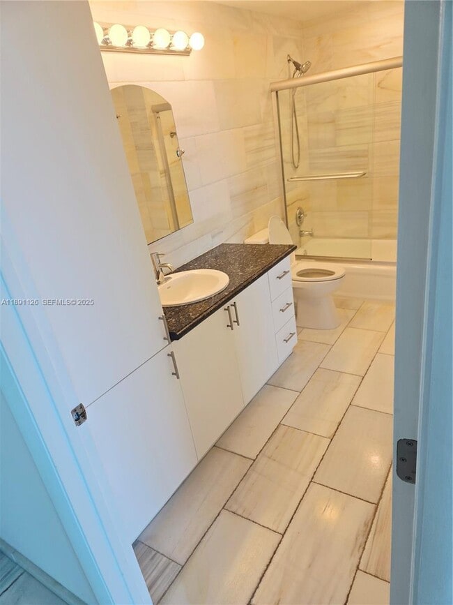 Building Photo - 1401 SW 22nd St