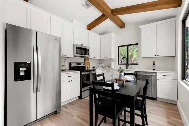 Building Photo - 625 Gruene River Dr