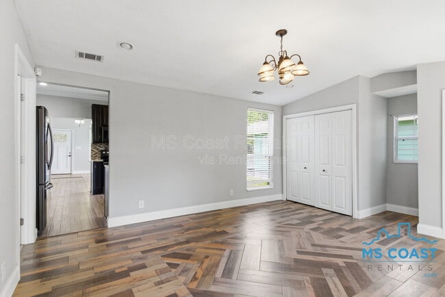 Building Photo - 4319 Lewis St