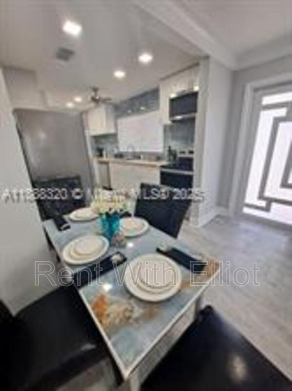 Primary Photo - 2242 Polk St