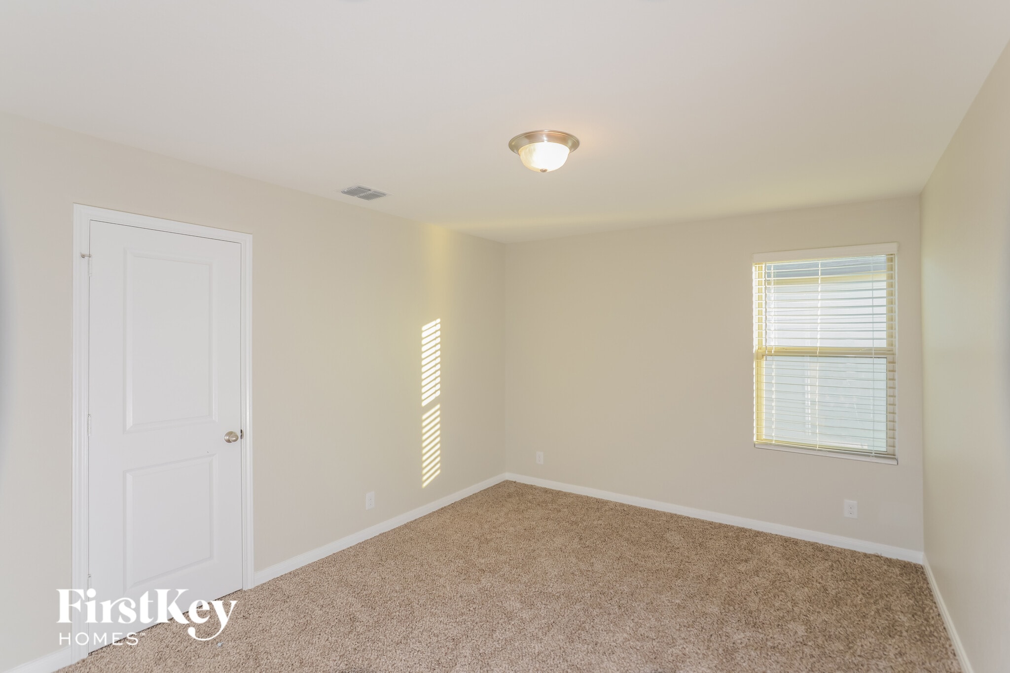 Building Photo - 13403 Summer Light