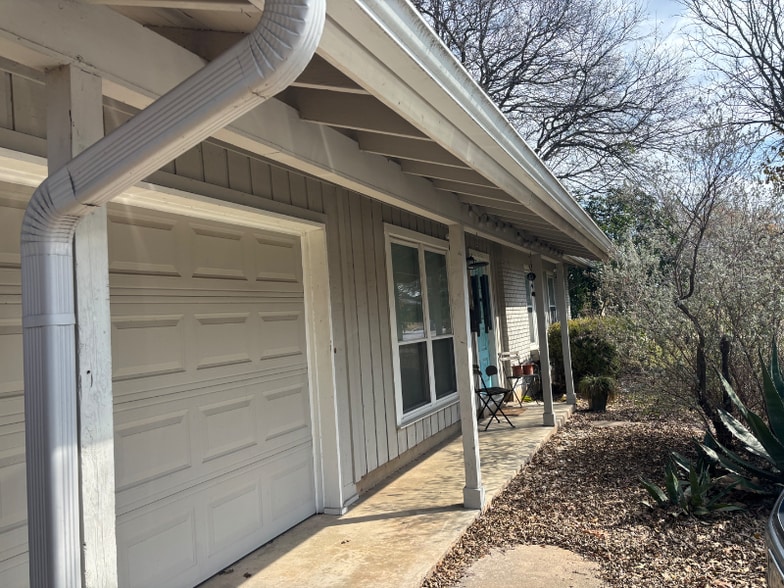 Building Photo - 1506 Fairfield Dr