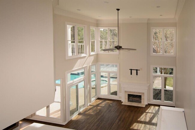 Building Photo - 83 S Longspur Dr