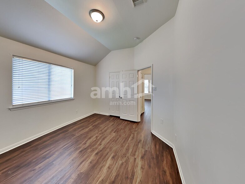 Building Photo - 4002 Ashview Ln