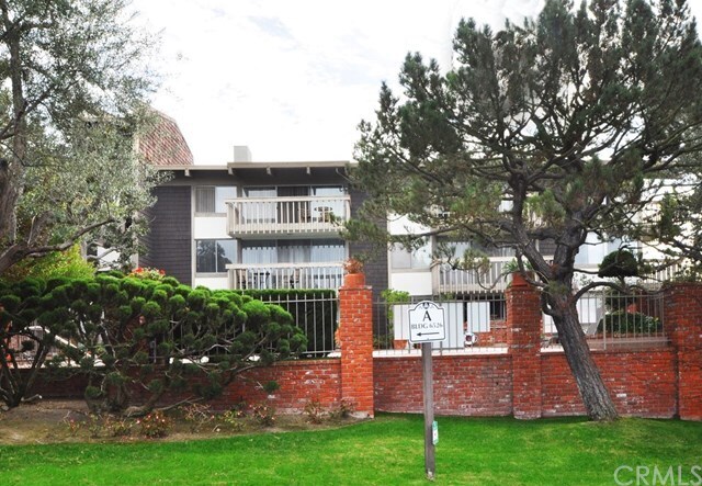 Building Photo - 6526 Ocean Crest Dr