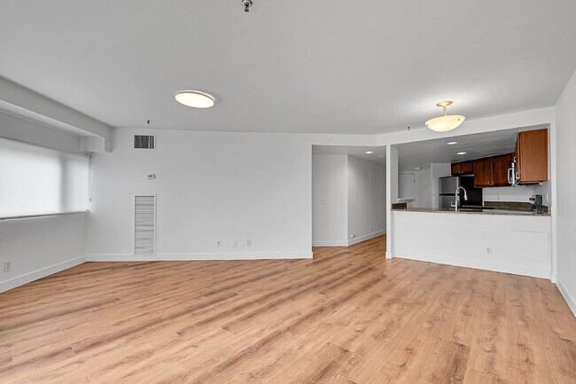 Building Photo - $1,750.00 - 1 Bedroom, 1 Bathroom, Condo in Denver with Cozy Balcony!