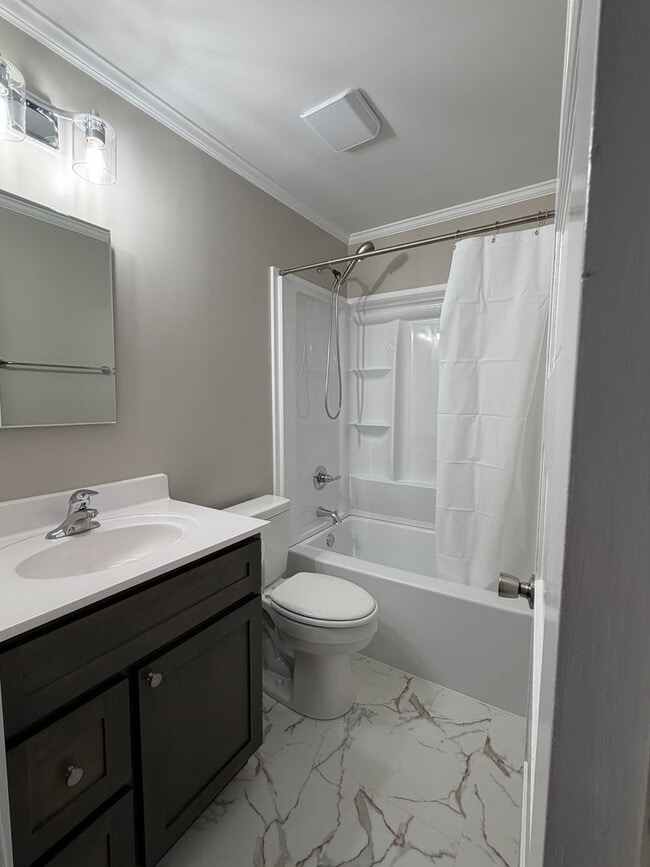 Building Photo - 53 Pelham Heights