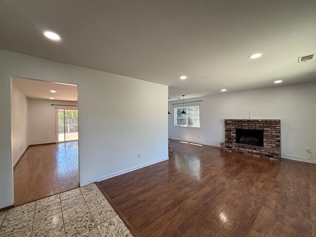 Building Photo - Move-In Ready Home with Remodeled Kitchen and Baths