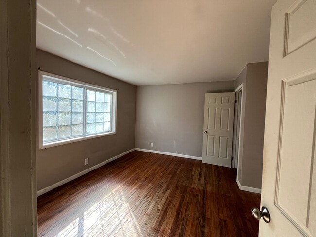 Building Photo - 5836-5840 Glendora Road