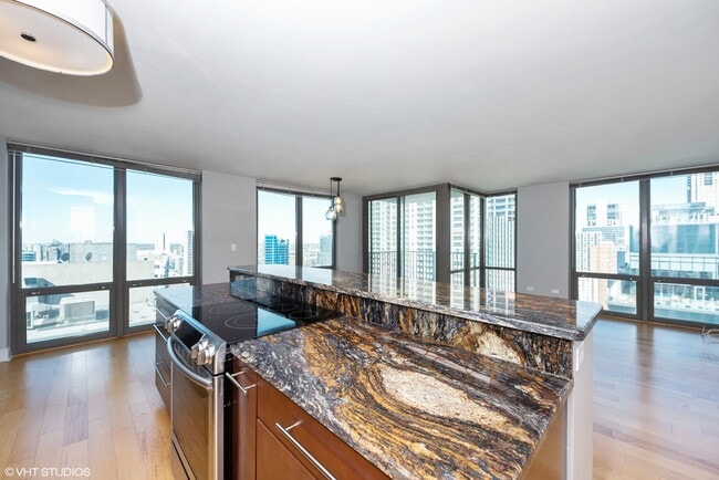 Building Photo - 2 E Erie St