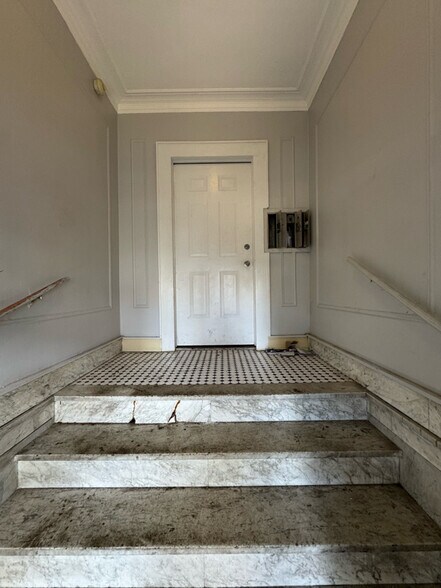 Building Photo - 21 Underwood St