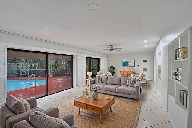Building Photo - 5708 Mulberry Dr