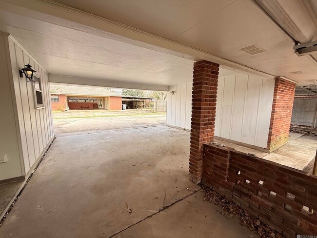 Building Photo - 12360 Warwick Ave