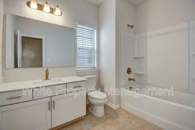 Building Photo - 3130 Glenn Hope Wy