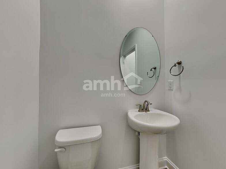 Building Photo - 4780 McDade Lane