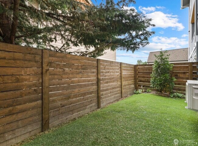 Building Photo - 14825 35th Ave W