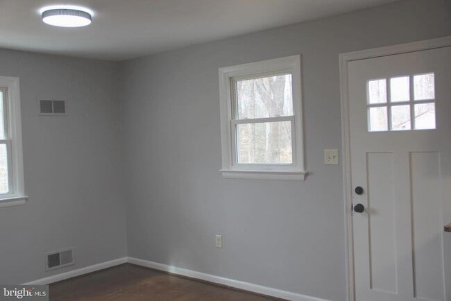 Building Photo - 10616 Moores Ln