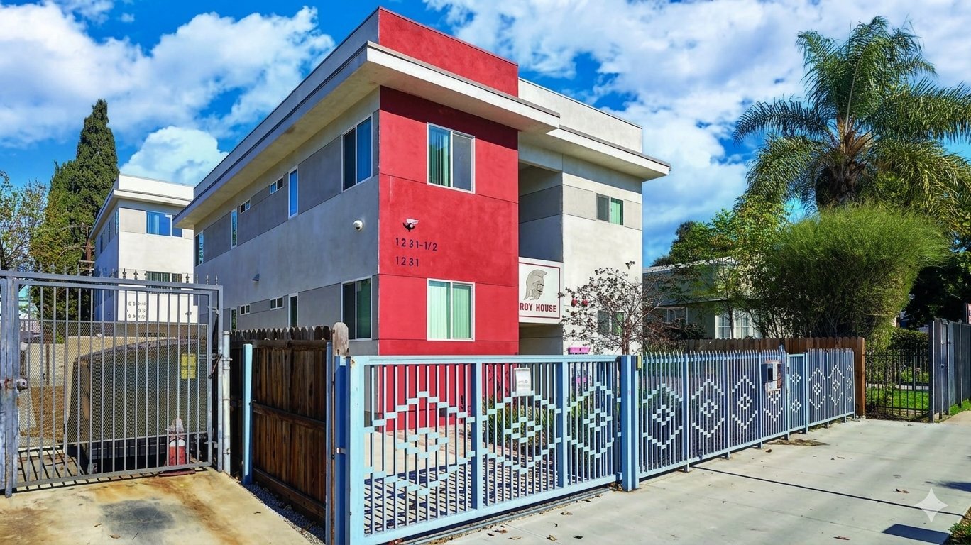 Building Photo - 1231 W 36th Pl