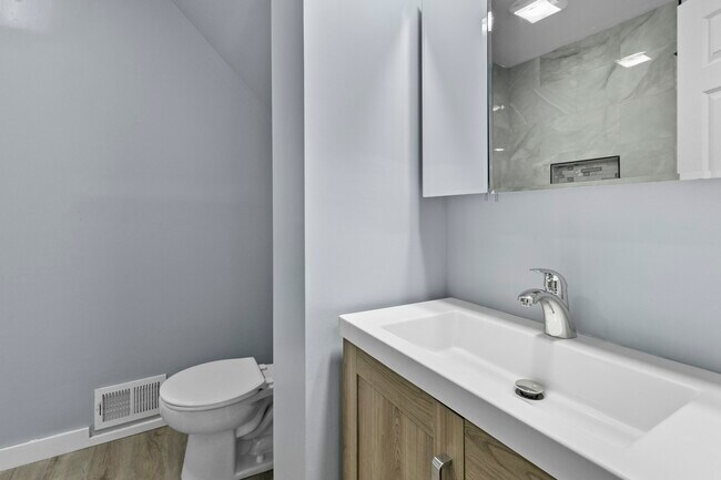 Building Photo - 1846 Harlan Rd