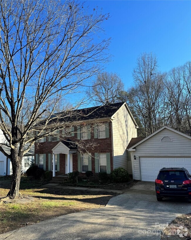 Building Photo - 2206 Killarney Pl