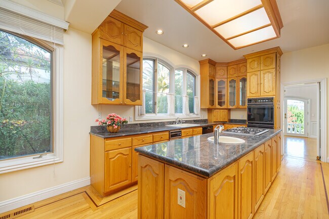 Building Photo - 17 Heron Dr