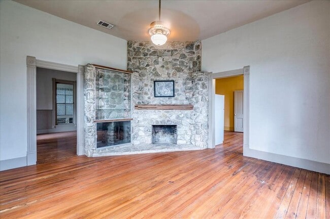 Building Photo - 6400 Cypress Rd