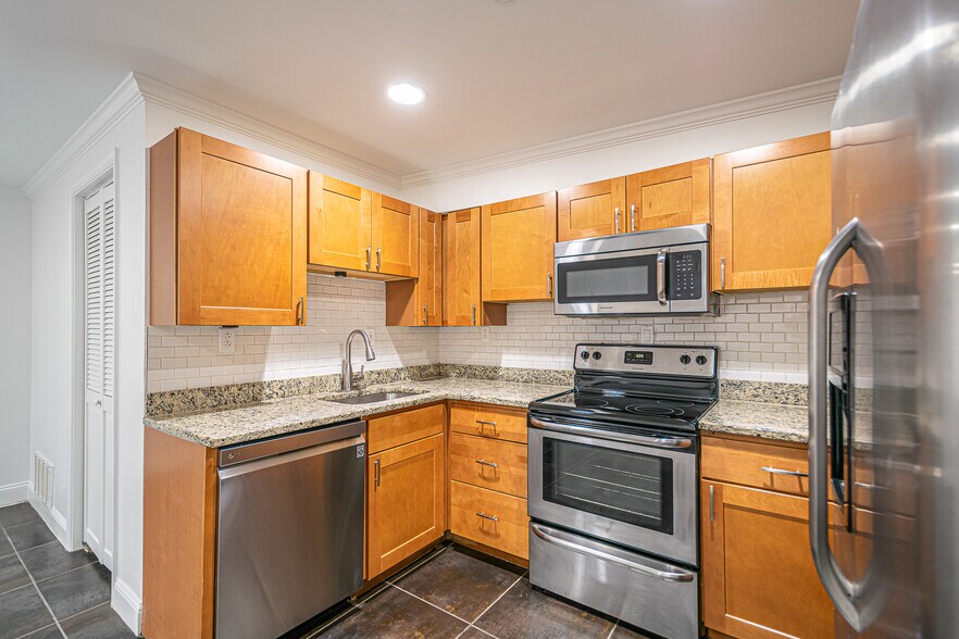 Building Photo - 1203 Delafield Pl NW